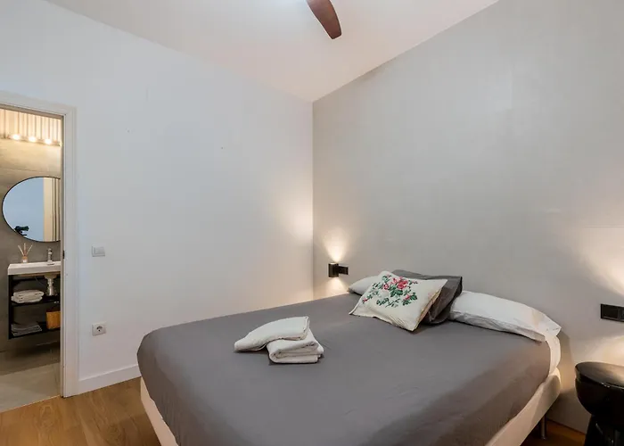 House Sevillana 6 *